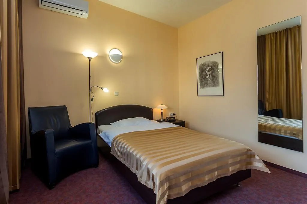 Ibb Hotel Minsk 3*,